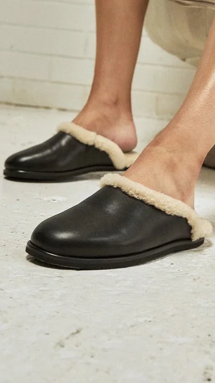 Alias Mae Ferris Slide - Black Shearling